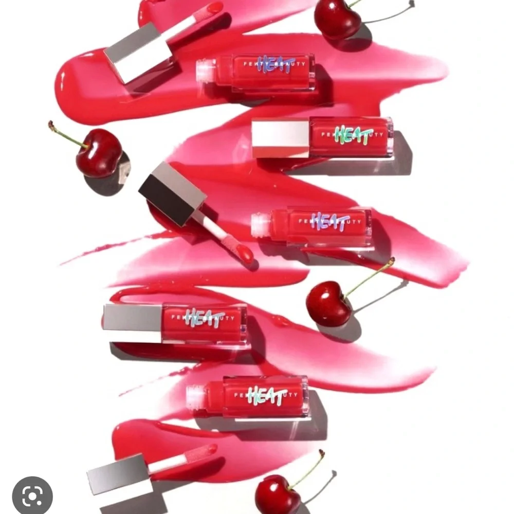💋✨Fenty Hot Cherry Gloss Bomb Heat